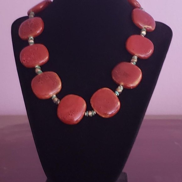 NWT Saskia de Vries Designs Couture Necklace Betty Rubble Flintstones Porcelain - Picture 3 of 4